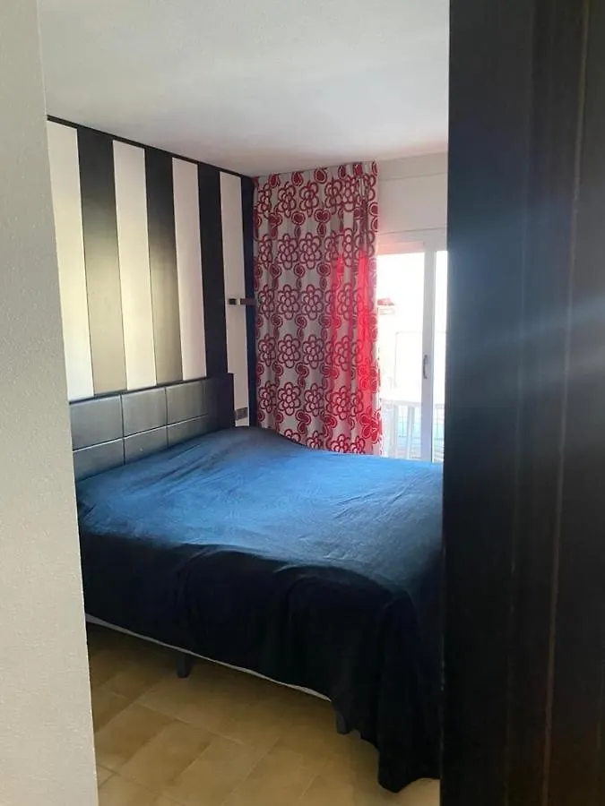 Torroella de Montgrí Apartamento Familiar דירה
